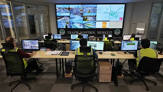 Büyükşehirden trafiğin kalbi 'Kartal'da akıllı sistemlerle 7/24 kesintisiz yönetim