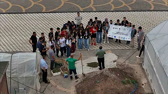 Büyükşehirin Doğal Ürünler Bahçesi'ne anlamlı ziyaret: TÜBİTAK 4004 projesiyle geleceğin çevrecileri yetişiyor