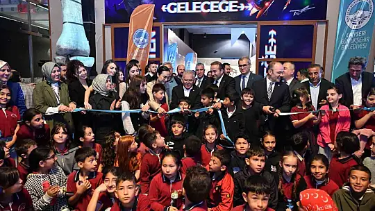 Büyükşehirin iki özel sergisine bilim meraklılarından yoğun ilgi