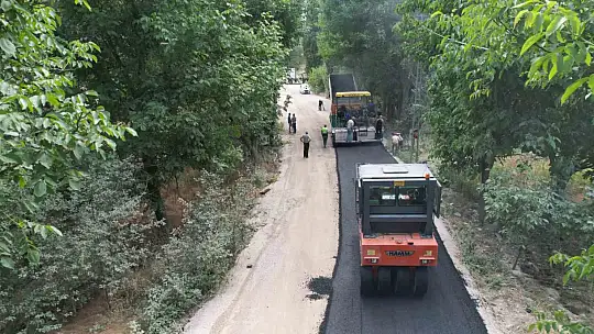 Çağlayan Mahallesi'nde doğalgazın ardından sıcak asfalt konforu