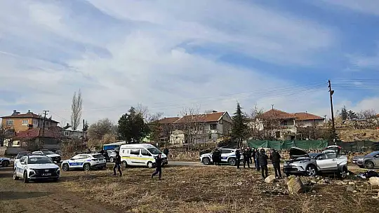 Çalıntı plakalı araçla polisin 'dur' ihtarına uymayan şüpheliler yakalandı