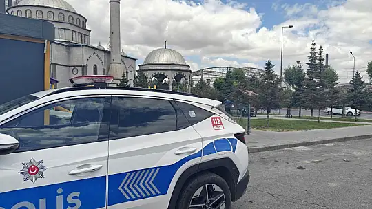 Cami tuvaletinde bıçaklı kavga: 1 ağır yaralı