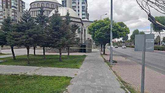 Cami tuvaletinde bıçaklı kavga: 1 ağır yaralı