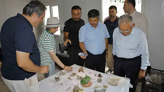 Camikebir'de tarihi miras gün yüzüne çıkıyor