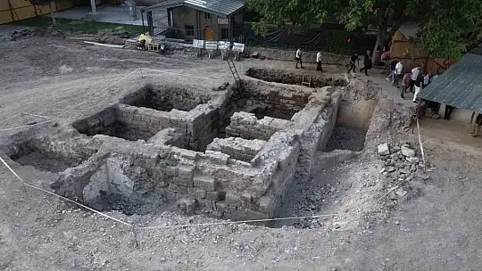 Camikebir'de tarihi miras gün yüzüne çıkıyor