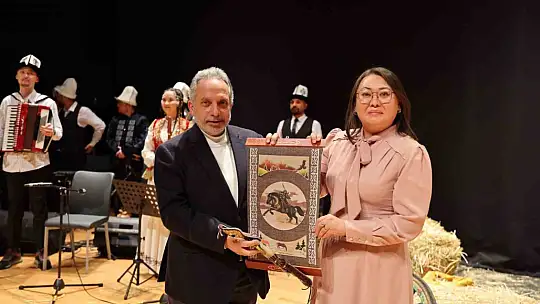 Cengiz Aytmatov'a Talas'ta görkemli anma