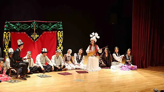 Cengiz Aytmatov'a Talas'ta görkemli anma