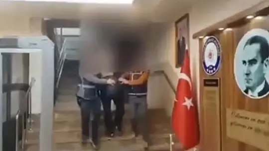 Cep telefonu hırsızı 30 saatlik kameranın incelenmesi sonucu yakalandı