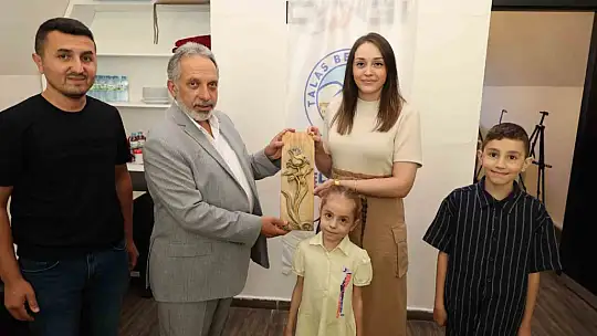 Çiçek Şenliği Fotoğraf Yarışması'nda ödüller sahiplerini buldu