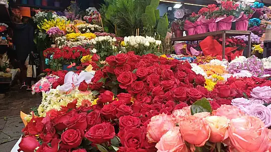 Çiçekçilerde '24 Kasım' yoğunluğu