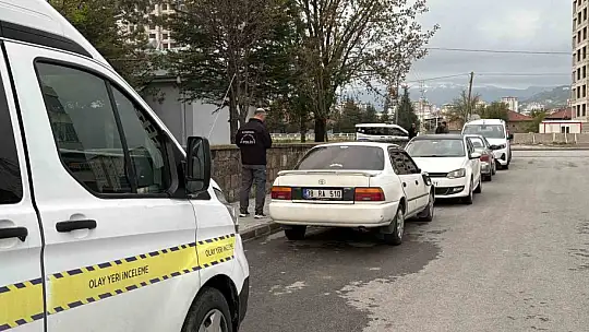 Cinayet şüphelilerinin kaçtıkları otomobil ikametlerinin yakınında bulundu