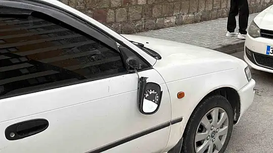 Cinayet şüphelilerinin kaçtıkları otomobil ikametlerinin yakınında bulundu