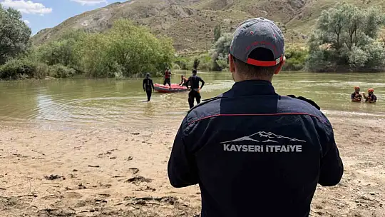 Çocuğunu kurtarmak için suya giren babayı arama çalışmaları devam ediyor