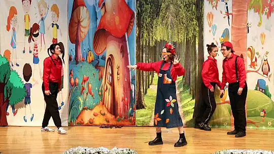 Çocuklar Yalçın Başkan'ın karne hediyesi ile eğlendi