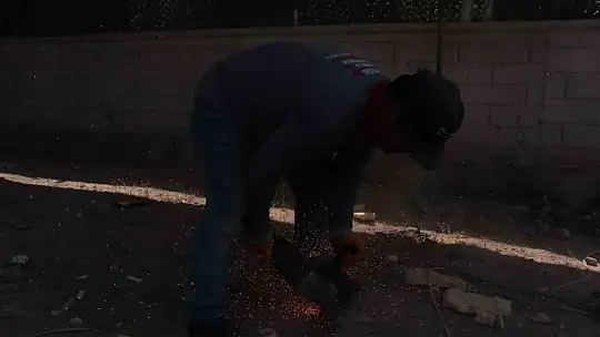 Demircilerin sıcak havada zorlu mesaisi