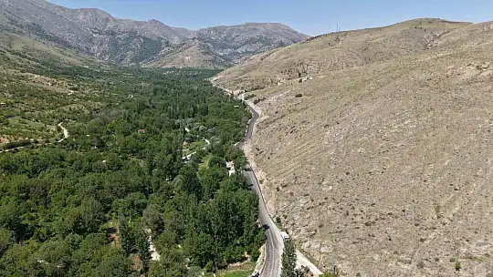 Derebağ Şelalesi 'ne 12 kilometrelik grup yolu yapıldı