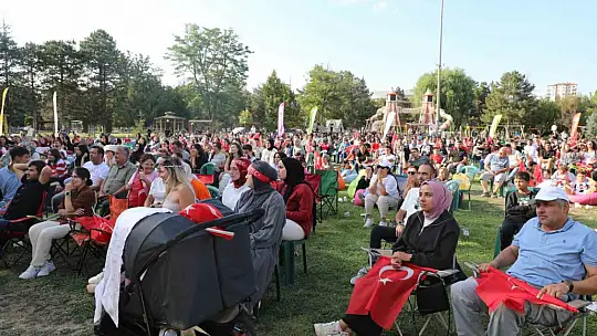 Dev ekranda milli maç heyecanı Kocasinan'da yaşandı