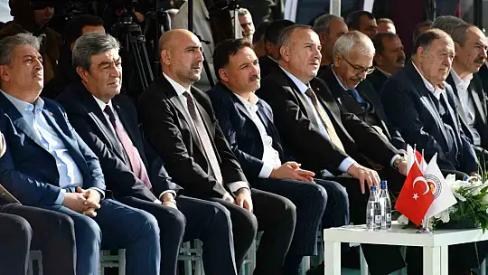 Dev projede tapular teslim edildi