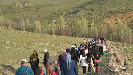 Develi Dağcılık ve Kayak Kulübü'nden 'Hıdırellez' yürüyüşü