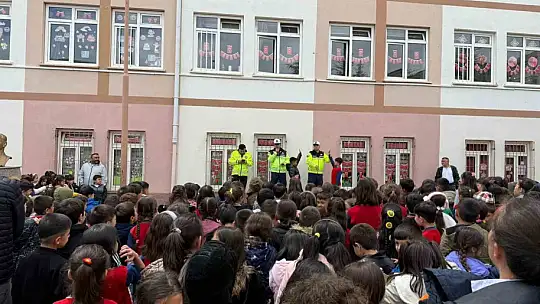 Develi'de çocuklara trafik eğitimi