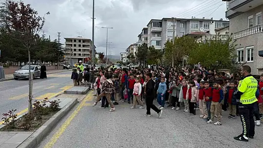 Develi'de çocuklara trafik eğitimi