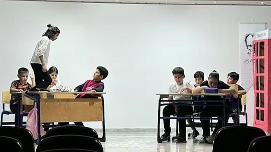 Develi'de İmam Hatip Ortaokulu'nda 'Yabancı Dil Şenliği'