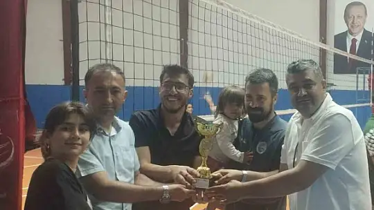 Develi'de voleybol coşkusu