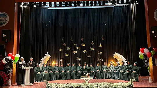 Develi Mümin Dulun Hafızlık Kız Kur'an Kursu mezuniyet coşkusu