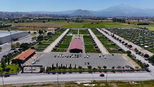 Doğal Ürünler Bahçesi Pazarı, organik gıdayı vatandaşlara sunmaya devam ediyor