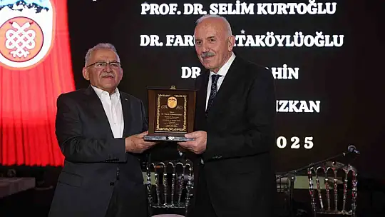 Doktor başkan, meslektaşlarıyla iftar sofrasında buluştu