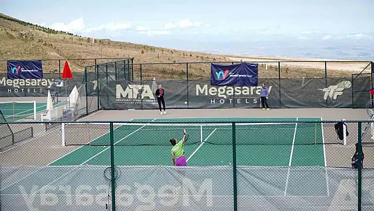 Dünya Tenis Turu bu yıl ikinci kez Erciyes'te start aldı