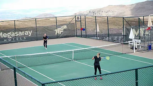 Dünya Tenis Turu bu yıl ikinci kez Erciyes'te start aldı