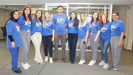 Dünyada en sık görülen 3. kanser türüne mavi tişörtlerle dikkat çektiler