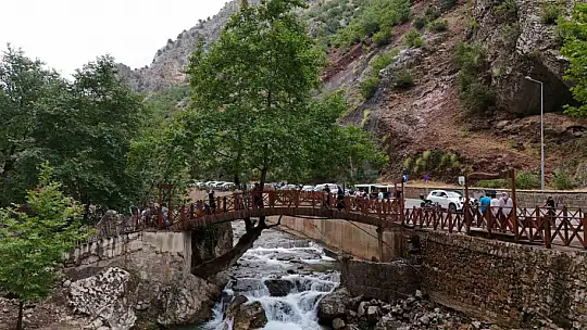 Dünyanın en yüksekteki ikinci şelalesi havadan görüntülendi: Eşsiz manzarası kendine hayran bıraktırdı
