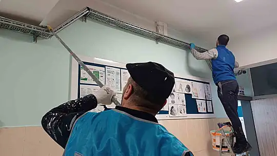 Eğitim sevdası emeklilik tanımadı: 19 köy okulunu yenilediler