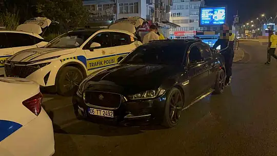 Ehliyetsiz sürücü başkasının ehliyetiyle uygulamadan geçmek istedi, 37 bin 354 TL ceza yedi