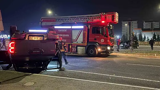 Ehliyetsiz sürücünün karıştığı kazada kamyonet takla attı: 2 yaralı