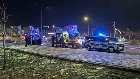 Ehliyetsiz sürücünün karıştığı kazada kamyonet takla attı: 2 yaralı