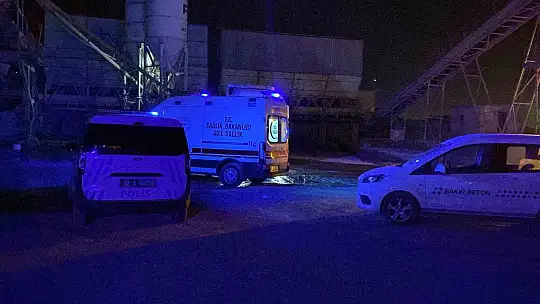 Ekmek kapısı, canını aldı... Çimento kamyonunun kapağının çarptığı şoför yaşamını yitirdi