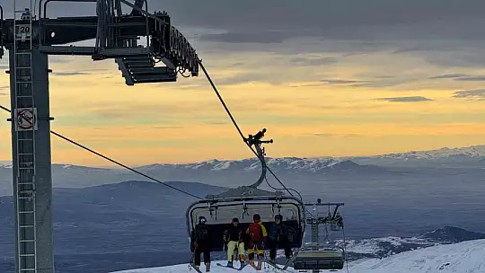 Ekstrem kayakçı Dan Egan, 33 yıl sonra yeniden Erciyes'te