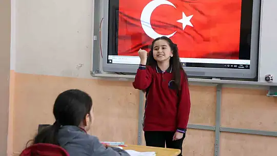 Ela'nın İstiklal Marşı sevgisi Türkiye birinciliği getirdi