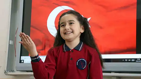 Ela'nın İstiklal Marşı sevgisi Türkiye birinciliği getirdi