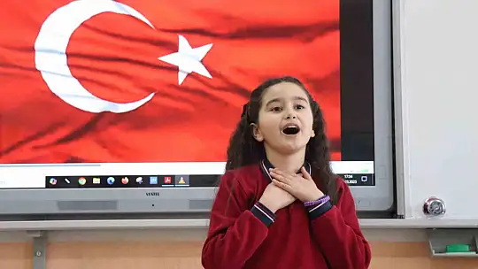 Ela'nın İstiklal Marşı sevgisi Türkiye birinciliği getirdi