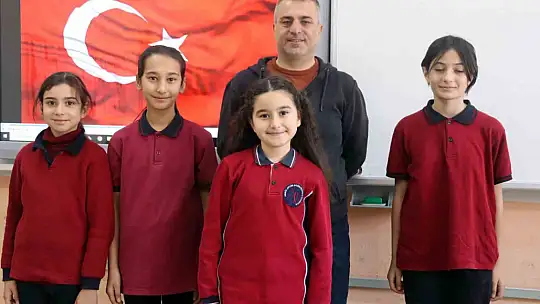 Ela'nın İstiklal Marşı sevgisi Türkiye birinciliği getirdi