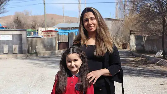 Ela'nın İstiklal Marşı sevgisi Türkiye birinciliği getirdi