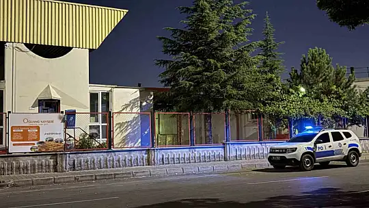 Elini iplik makinasına kaptıran işçinin 5 parmağı koptu