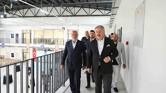 Elitaş Havacılık Lisesi'ni ziyaret etti