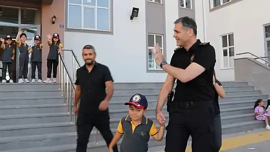 Emniyet müdüründen şehit polise vefa: Şehidin oğlunu okuldan alıp evine bıraktı