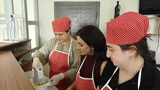 En özel 'kantin': Özel öğrenciler hem üretiyor hem de satıyor
