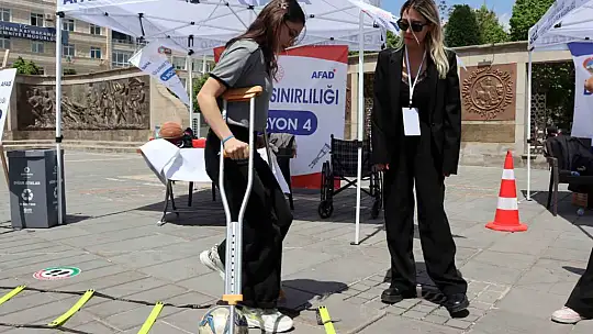 Engellilerin yaşadığı zorlukları empati kurarak öğrendiler